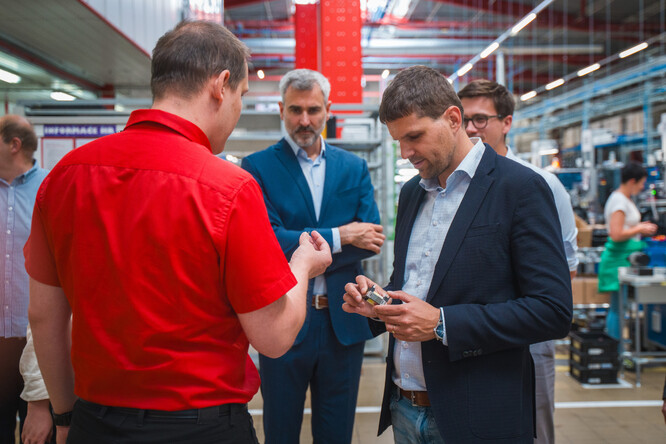 Moderní české firmy, které využívají nejnovější technologie a obnovitelnou energii.
